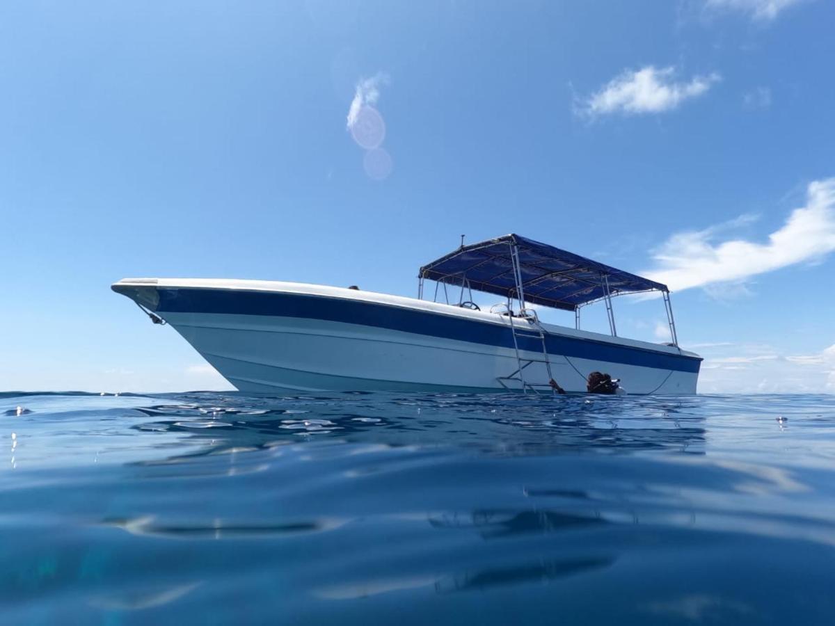 Maratua Dive Center And Lodge Maratua Island Eksteriør billede